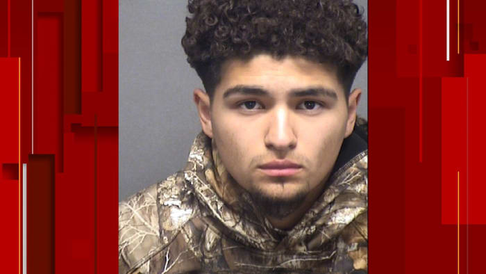 Man charged in aggravated robbery after impersonating a police officer with AR-15 rifle